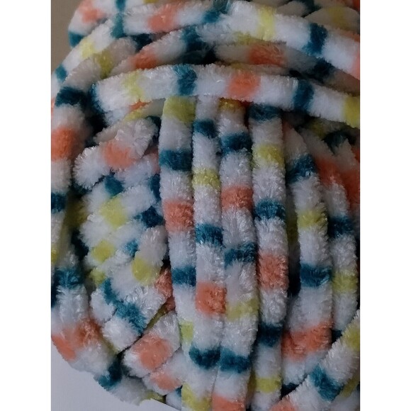 Loops & Threads Sweet Snuggles Lite Yarn Super Bulky Carnival Multi - Picture 4 of 4